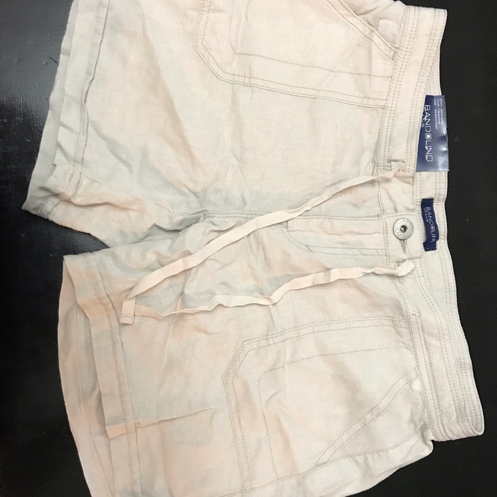 Never worn beach shorts. 52%linen, 48%rayon